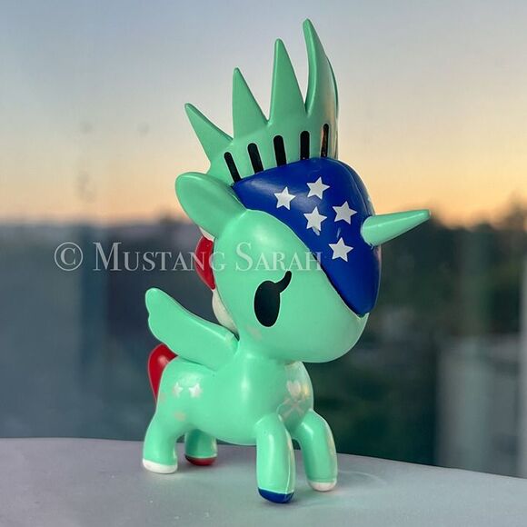 Tokidoki Liberty Unicorno Series 5 New York NYC Statue of Liberty Figure - Picture 1 of 7
